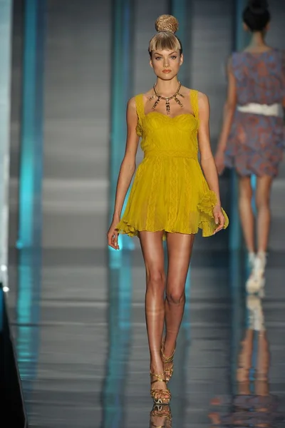 Look 29